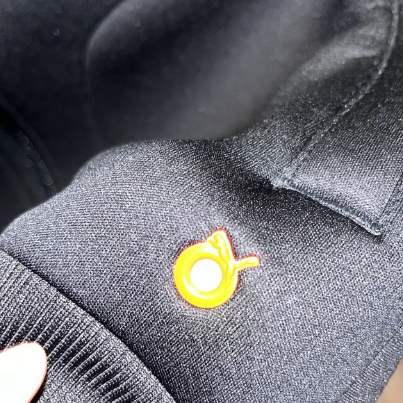 PUMA Size M Men’s Black & Embroidered Grey/White Zip Up Sweater w/Hood NWOT $75 - Picture 9 of 13